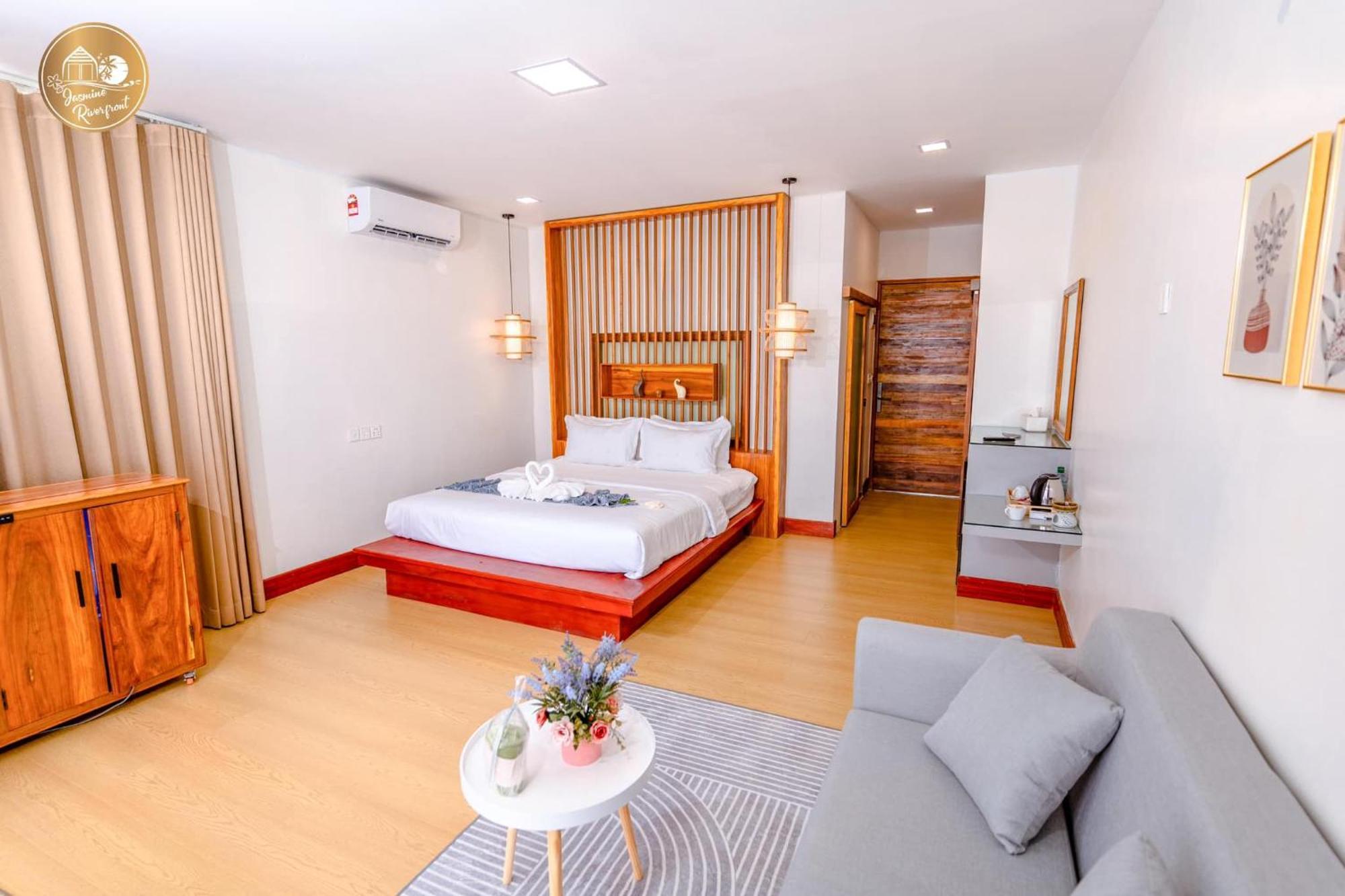 Hotel Jasmine River Front Kâmpôt Zewnętrze zdjęcie