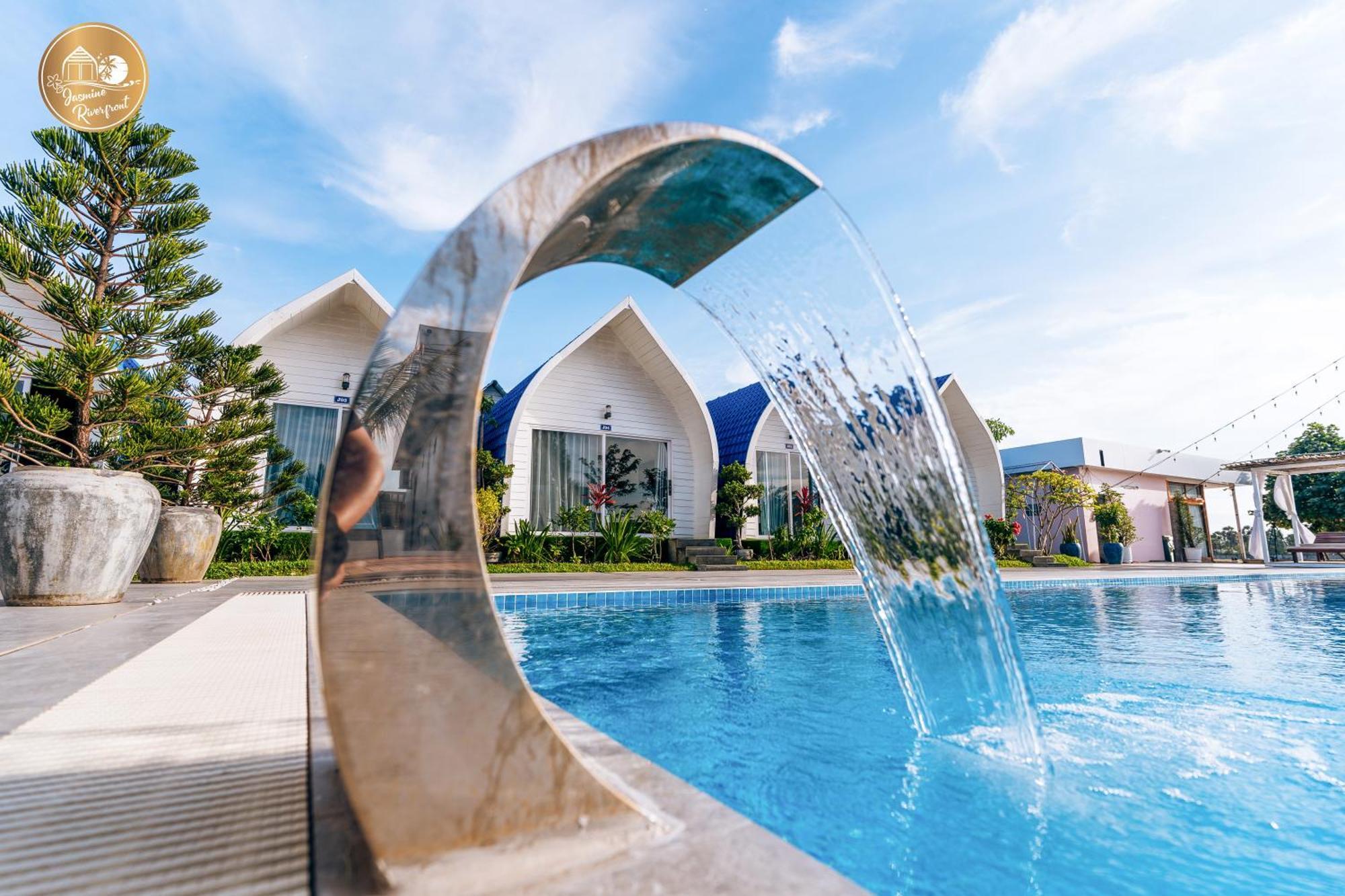 Hotel Jasmine River Front Kâmpôt Zewnętrze zdjęcie